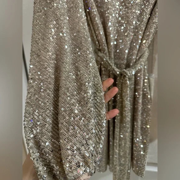 NEW Jenny Yoo New Year’s Eve Angie Dress in Silver Nude New Year’s Eve Dress - Picture 5 of 11